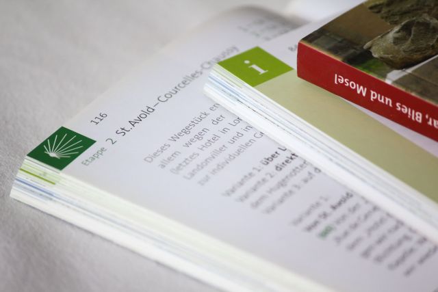 Gestaltung und Layout des Wanderführers und Buches über die Jakobswege an Saar Blies und Mosel